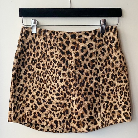 ZARA Leopard Print Mini High Waisted Skirt XS - Picture 2 of 3